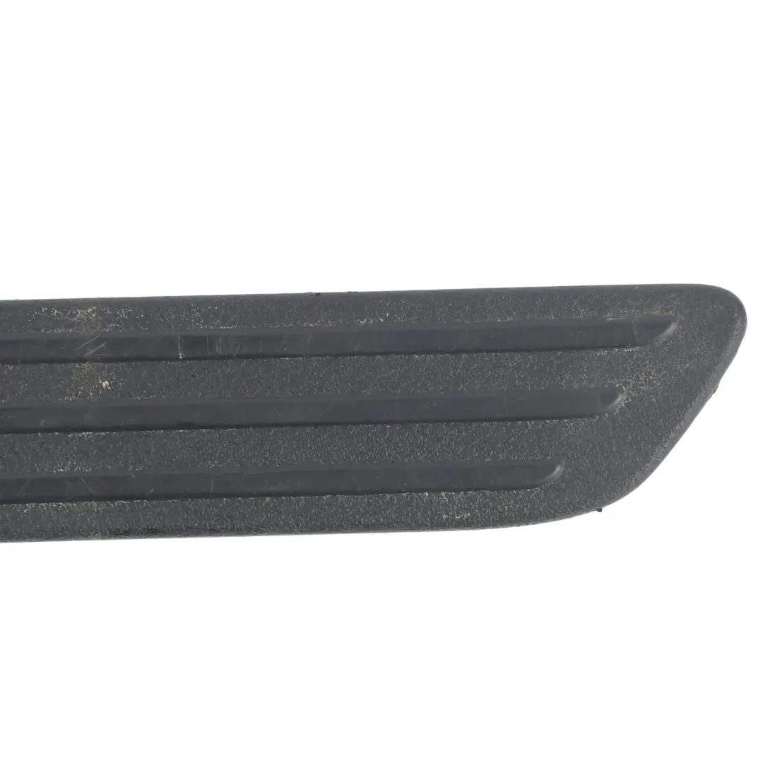 7P Osłona Progu Tylnych Drzwi Prawa do Volkswagen Touareg o numerze 7P0853794 Volkswagen Touareg 7P Osłona Progu Tylnych Drzwi Prawa - SKU 7P0853794 - Numer Części 7P0853794