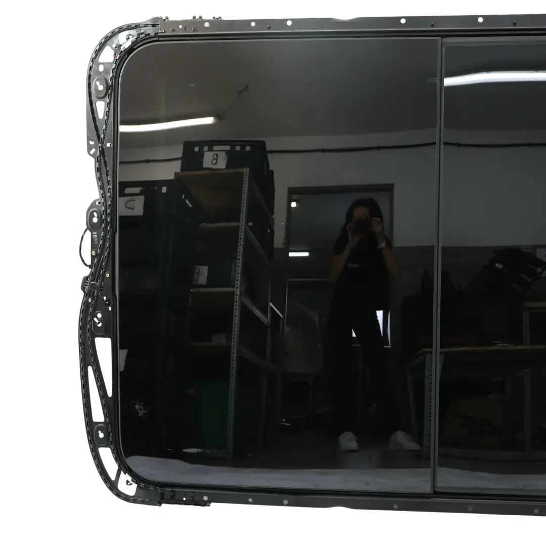 7P Szyberdach Panoramiczny Dach Przesuwny do Volkswagen Touareg o numerze 7P0877041G Volkswagen Touareg 7P Szyberdach Panoramiczny Dach Przesuwny - SKU 7P0877041G - Numer Części 7P0877041G