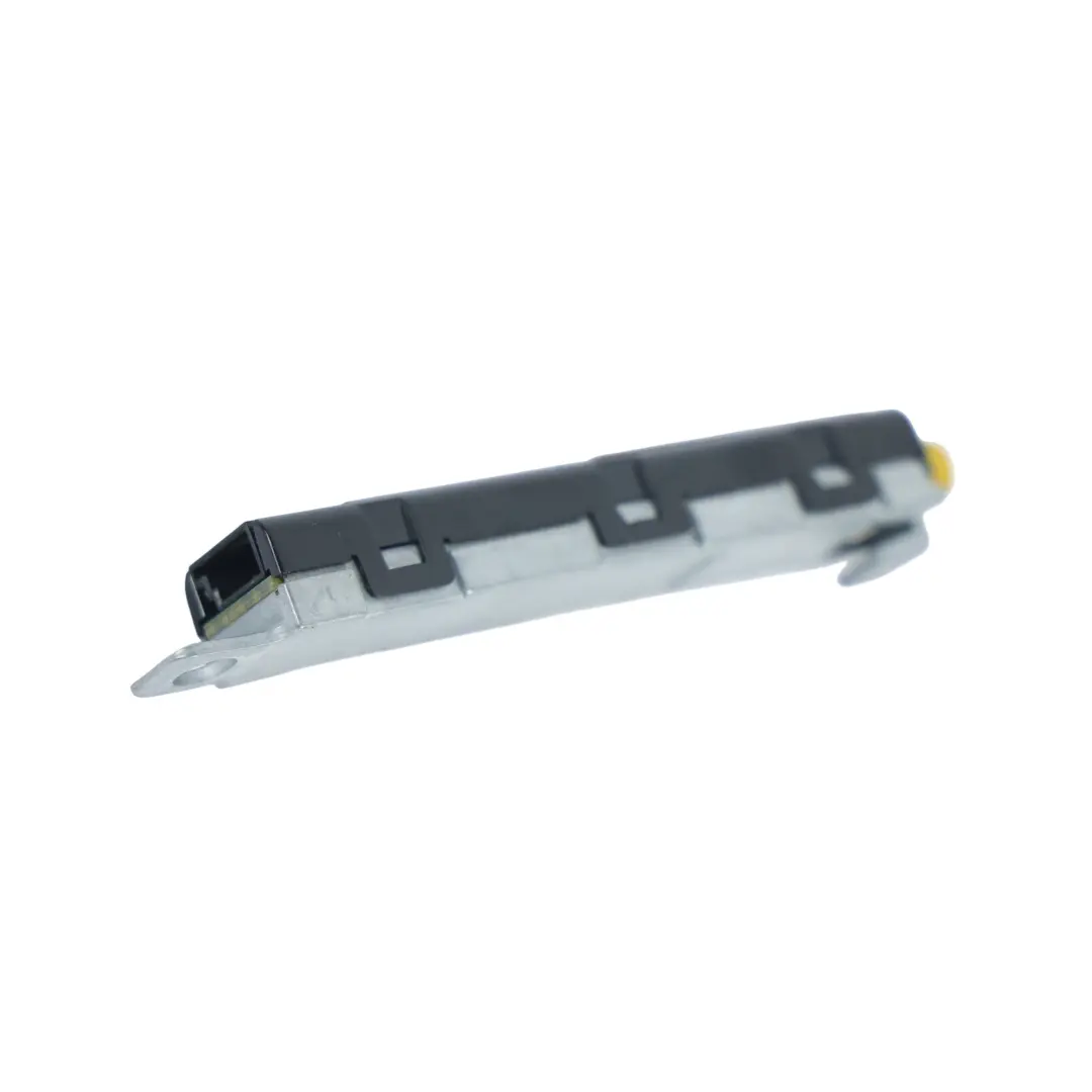 7P Amplificateur Module D'Antenne De Signal Arrière Droit pour VW Touareg à propos du numéro de pièce 7P6035552N VW Touareg 7P Amplificateur Module D'Antenne De Signal Arrière Droit - SKU 7P6035552N - Numéro de pièce 7P6035552N