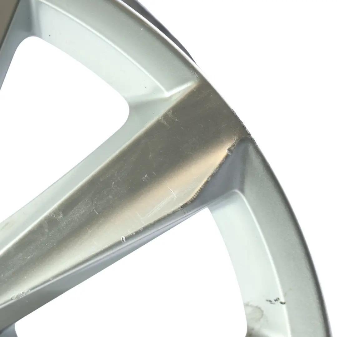 7P Felga Aluminiowa Srebrna 19" 8,5J ET:59 do Volkswagen Touareg o numerze 7P6601025P Volkswagen Touareg 7P Felga Aluminiowa Srebrna 19" 8,5J ET:59 - SKU 7P6601025P-1 - Numer Części 7P6601025P