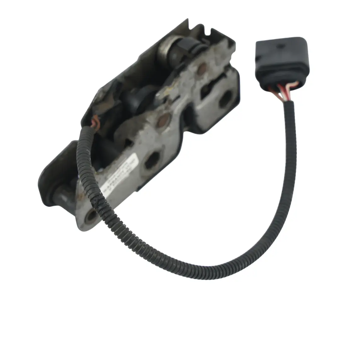 Volkswagen Touareg 7P Crochet Verrou Capot Moteur Avant - SKU 7P6823509C - Numéro de pièce 7P6823509C