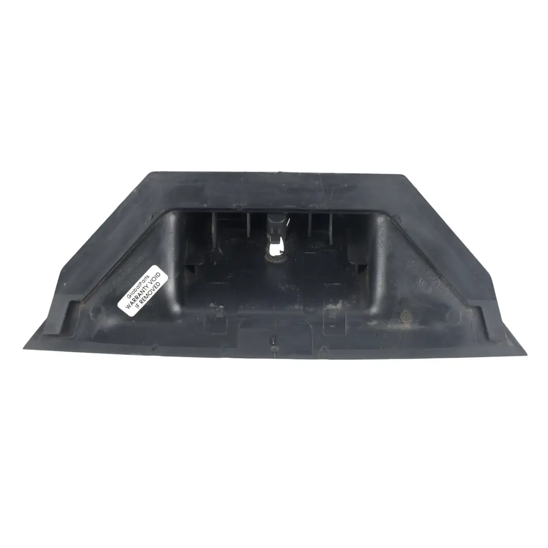 7P Osłona Zamka Klapy Bagażnika Tylnej do Volkswagen Touareg o numerze 7P6827520B Volkswagen Touareg 7P Osłona Zamka Klapy Bagażnika Tylnej - SKU 7P6827520B - Numer Części 7P6827520B