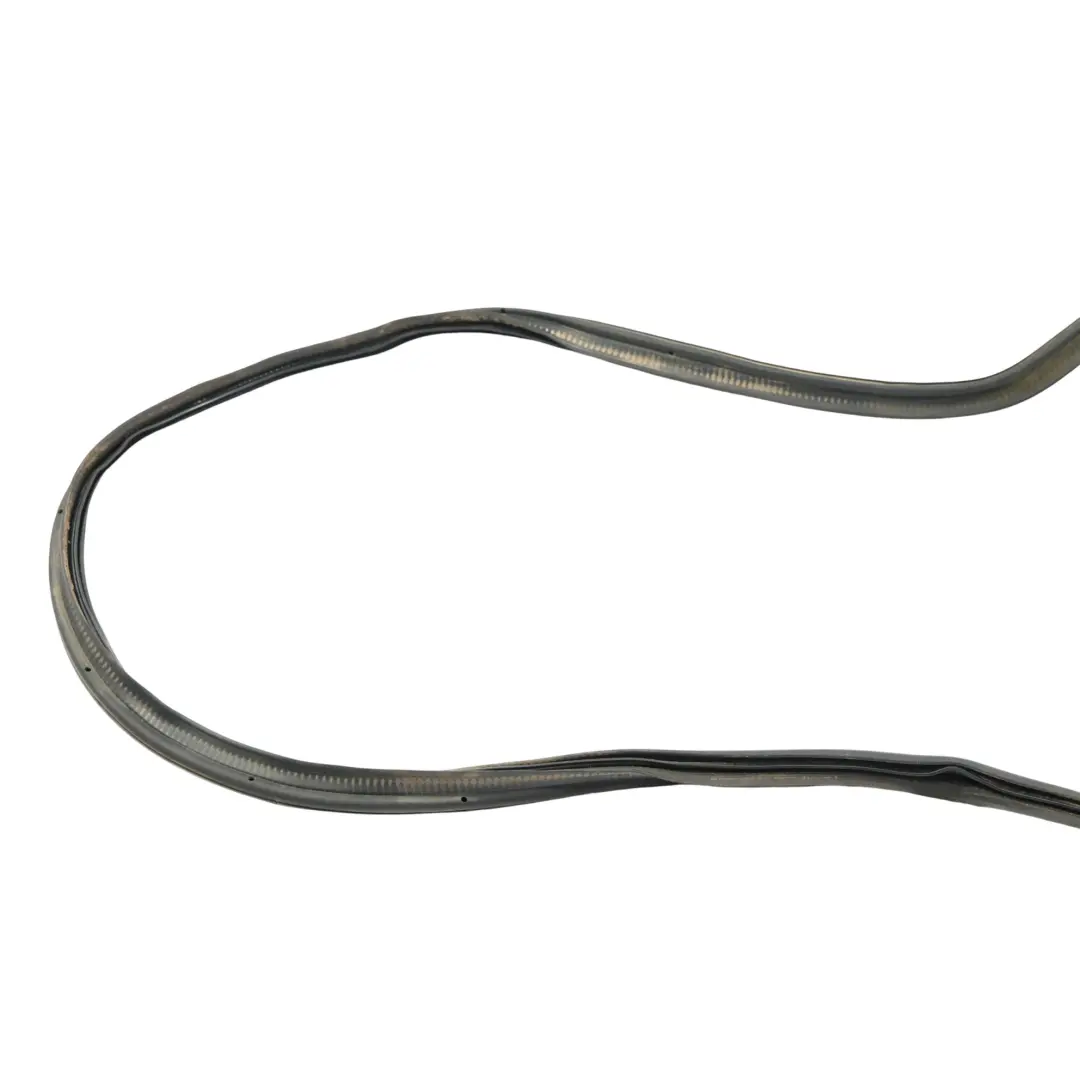 7P Guarnizione Gomma Portellone Posteriore 7P6827705 per Volkswagen Touareg con numero di parte 7P6827705A Volkswagen Touareg 7P Guarnizione Gomma Portellone Posteriore 7P6827705 - SKU 7P6827705A - Numero di parte 7P6827705A