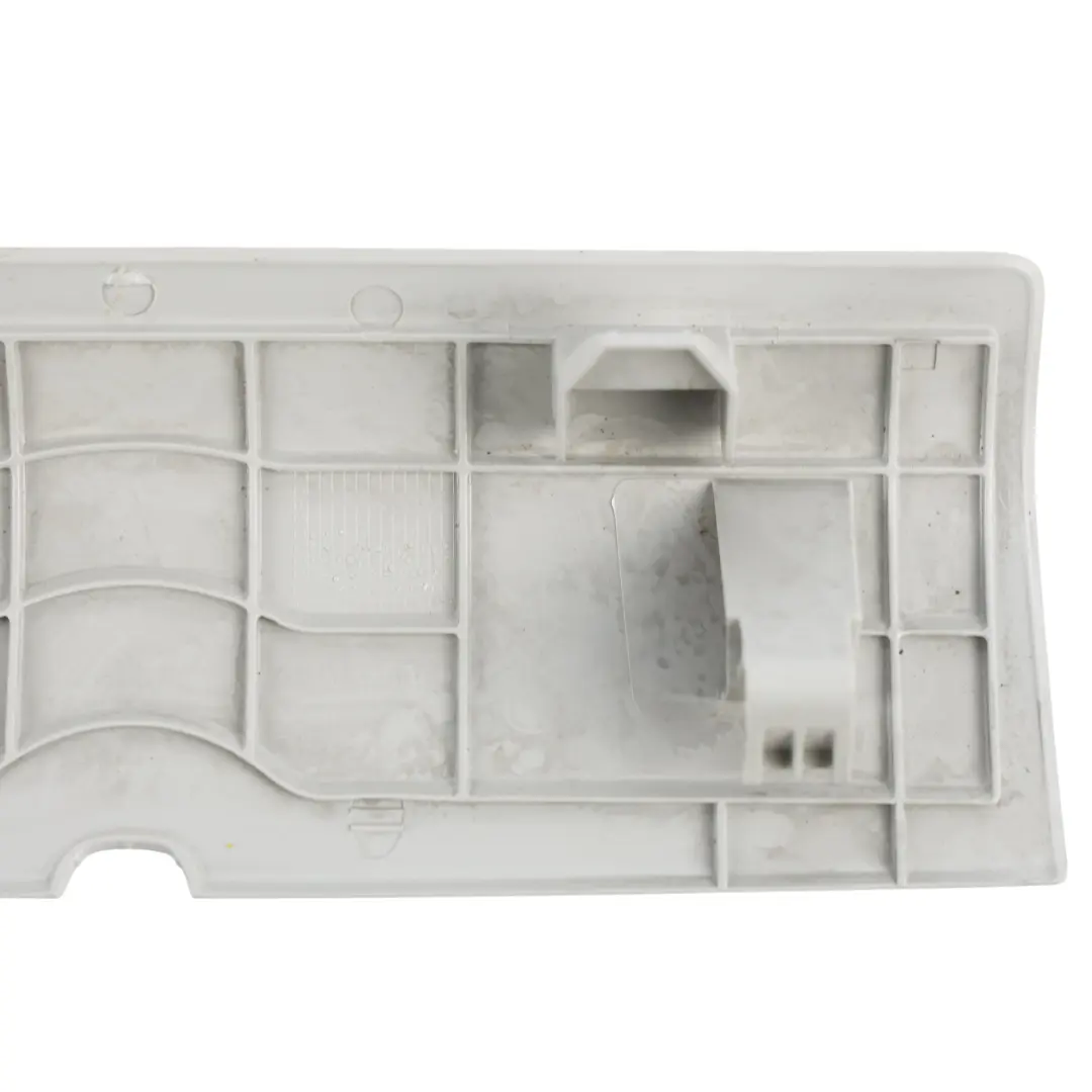 7P Mk2 Osłona Lusterka Szara do Volkswagen Touareg o numerze 7P6857185 Volkswagen Touareg 7P Mk2 Osłona Lusterka Szara - SKU 7P6857185 - Numer Części 7P6857185