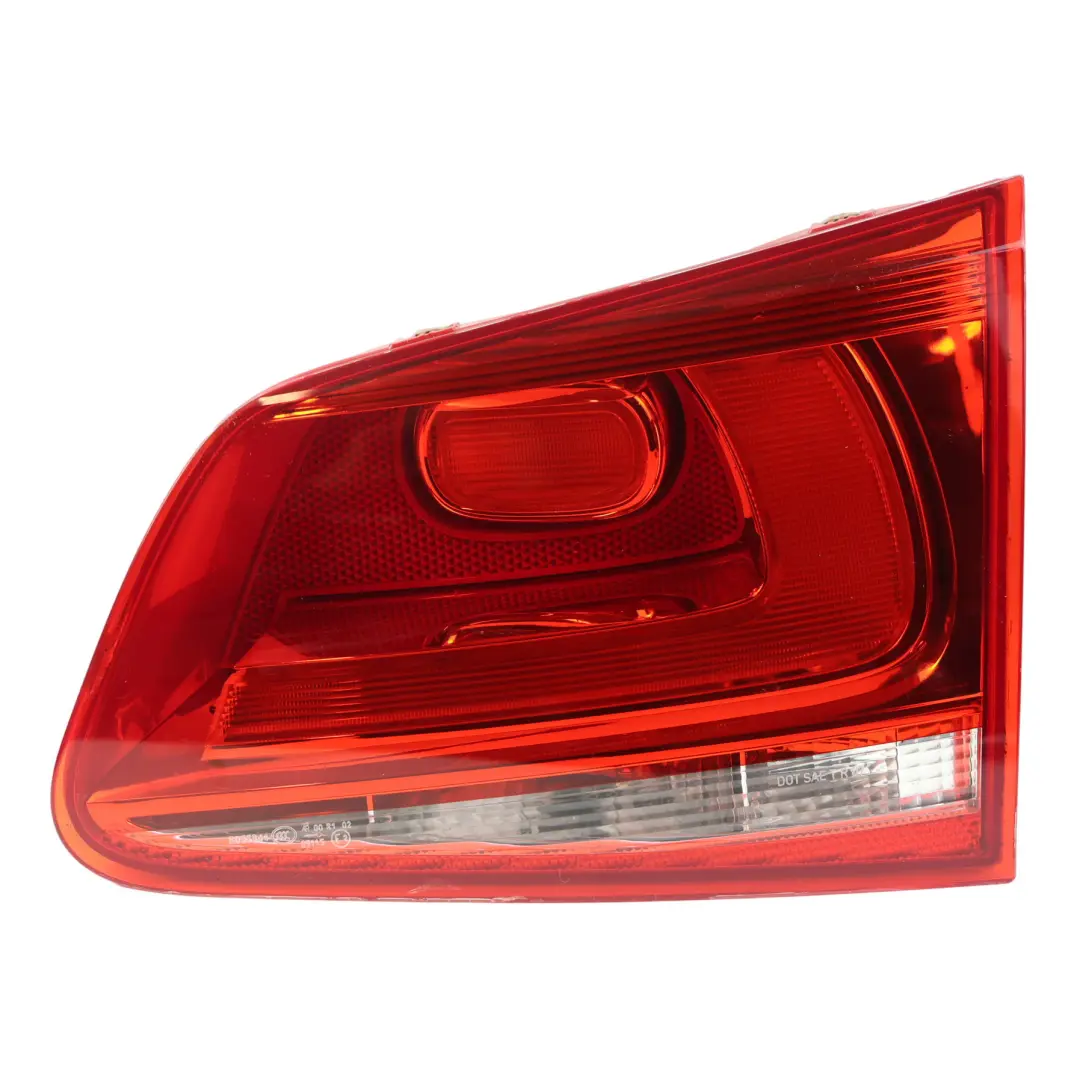 7P Feu Arrière Intérieur Droit pour Volkswagen Touareg à propos du numéro de pièce 7P6945094B Volkswagen Touareg 7P Feu Arrière Intérieur Droit - SKU 7P6945094B - Numéro de pièce 7P6945094B