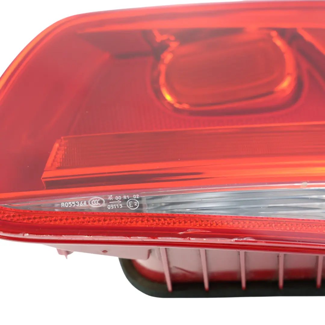 7P Luce Posteriore Interna Destra per Volkswagen Touareg con numero di parte 7P6945094B Volkswagen Touareg 7P Luce Posteriore Interna Destra - SKU 7P6945094B - Numero di parte 7P6945094B