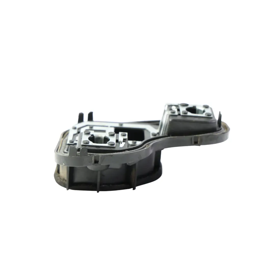 Volkswagen Touareg 7P Osłona Żarówki Lampy Tylnej Zewnętrzna Lewa 89090230A - SKU 7P6945257 - Numer Części 7P6945257