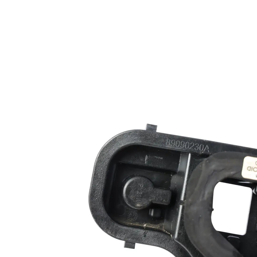 Volkswagen Touareg 7P Osłona Żarówki Lampy Tylnej Zewnętrzna Lewa 89090230A - SKU 7P6945257 - Numer Części 7P6945257