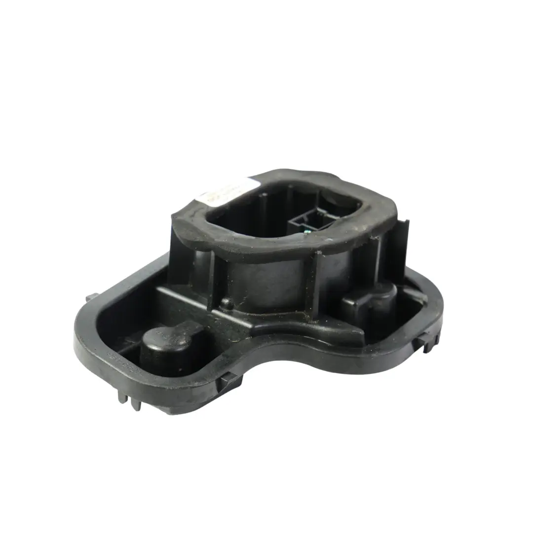 Volkswagen Touareg 7P Osłona Żarówki Lampy Tylnej Zewnętrzna Lewa 89090230A - SKU 7P6945257 - Numer Części 7P6945257