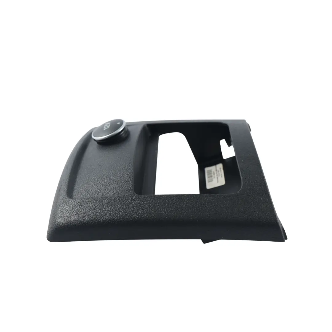 Mk4 Rivestimento Console Centrale Presa Accendisigari 7S71-A045A12-A per Ford Mondeo con numero di parte 7S71-A045A12-AFW Ford Mondeo Mk4 Rivestimento Console Centrale Presa Accendisigari 7S71-A045A12-A - SKU 7S71-A045A12-AFW - Numero di parte 7S71-A045A12-AFW
