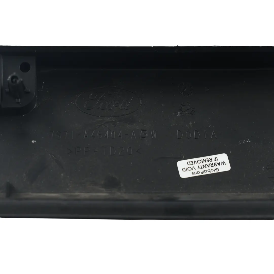 Mk4 Panel Moldura Central Portón Trasero Maletero para Ford Mondeo con número de pieza 7S71-A46404-AGW Ford Mondeo Mk4 Panel Moldura Central Portón Trasero Maletero - SKU 7S71-A46404-AGW - Número de pieza 7S71-A46404-AGW