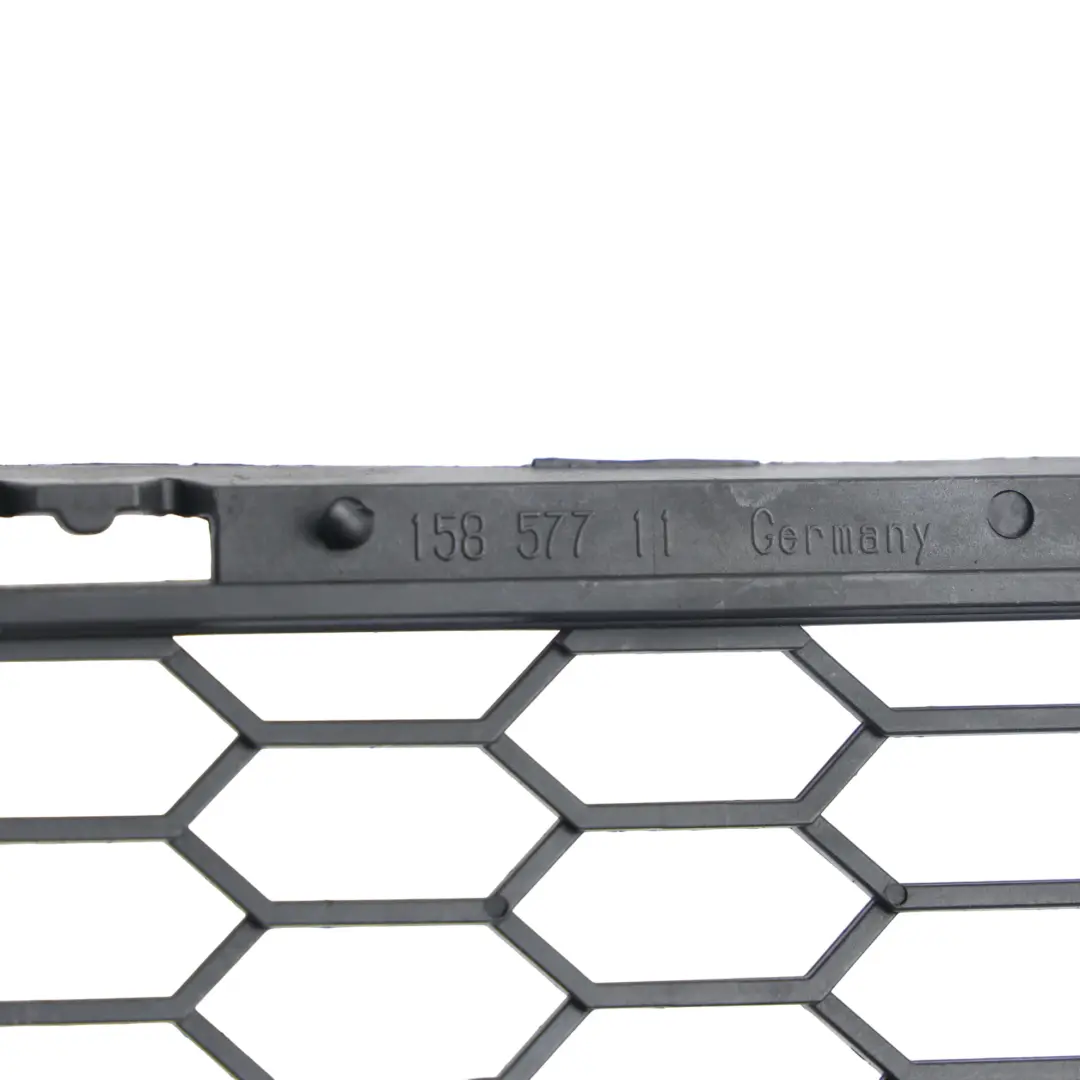 BMW 3 E90 E91 LCI M-Sport Kratka Środkowa Zderzaka Przód - SKU 8047365-1 - Numer Części 8047365