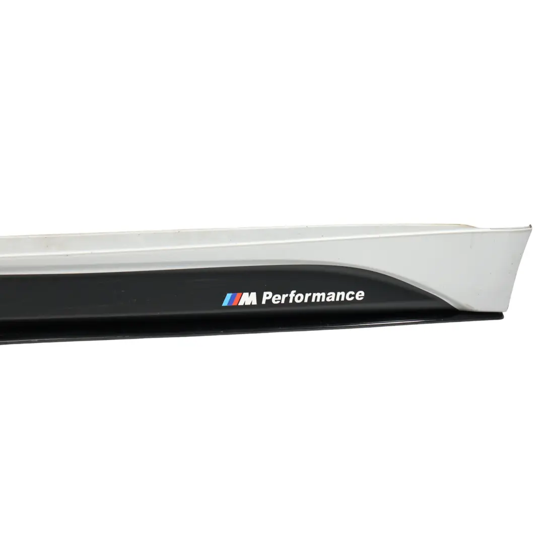 Faldón Lateral M Sport Izquierdo Plata Glaciar Metalizado A83 para BMW F30 F31 con número de pieza 8056579 BMW F30 F31 Faldón Lateral M Sport Izquierdo Plata Glaciar Metalizado A83 - SKU 8056579-GSB1 - Número de pieza 8056579