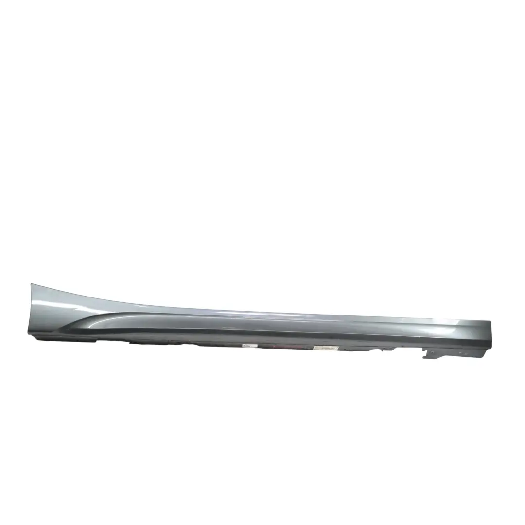Moldura Faldón Lateral Derecho Gris Mineral Metalizado B39 para BMW F20 M Sport con número de pieza 8056816 BMW F20 M Sport Moldura Faldón Lateral Derecho Gris Mineral Metalizado B39 - SKU 8056816-MG1 - Número de pieza 8056816