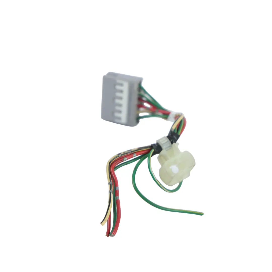 Gniazdo Wiązka Lampy Tylnej Prawej do Toyota Corolla E12 o numerze 8155102310 Toyota Corolla E12 Gniazdo Wiązka Lampy Tylnej Prawej - SKU 8155102310-2 - Numer Części 8155102310