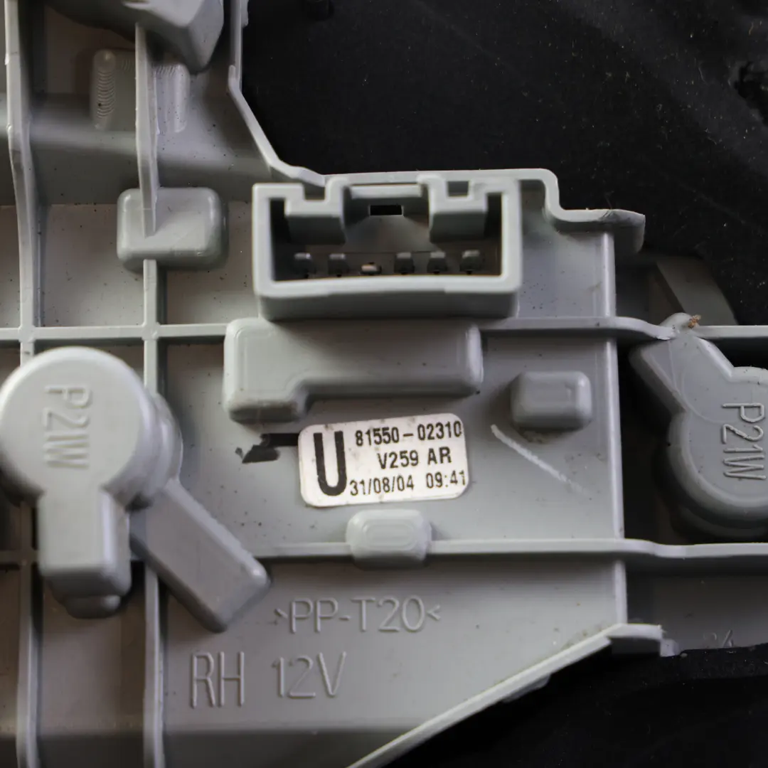 Piloto Trasero Exterior Derecho para Toyota Corolla E12 con número de pieza 8155102310 Toyota Corolla E12 Piloto Trasero Exterior Derecho - SKU 8155102310 - Número de pieza 8155102310