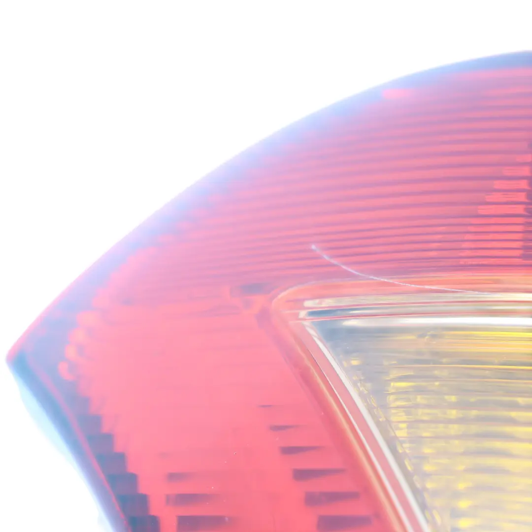Feu Arrière Extérieur Droit pour Toyota Corolla E12 à propos du numéro de pièce 8155102310 Toyota Corolla E12 Feu Arrière Extérieur Droit - SKU 8155102310 - Numéro de pièce 8155102310