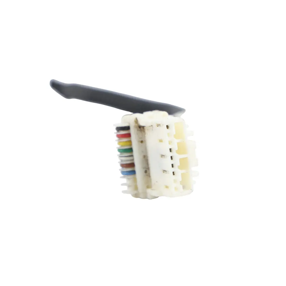 Mk1 Rear Tail Light Lamp Right O/S Wiring Plug Socket 81551-0H080 to Toyota Aygo with Part number 815510H080 Toyota Aygo Mk1 Rear Tail Light Lamp Right O/S Wiring Plug Socket 81551-0H080 - SKU 815510H080-2 - Part number 815510H080