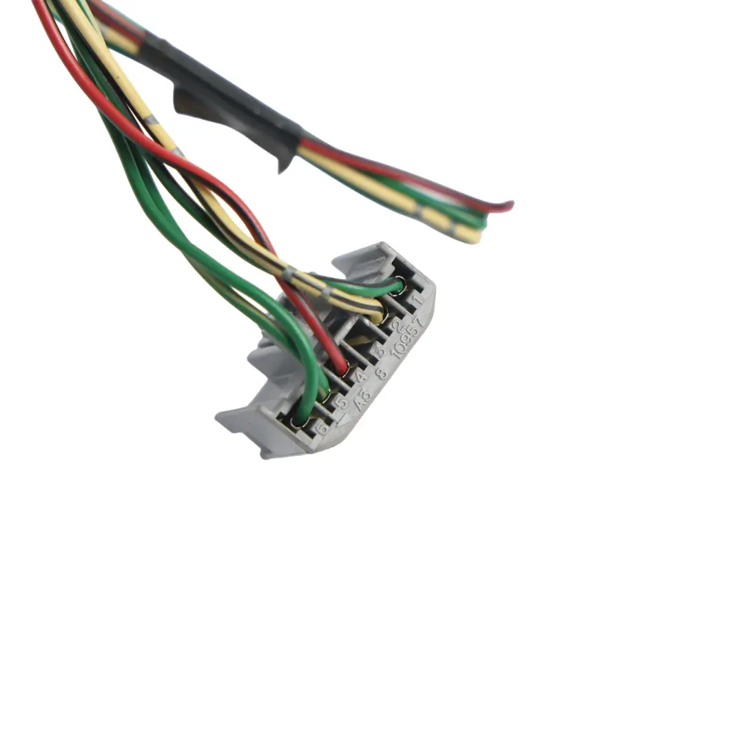 Toyota Corolla E12 Heckleuchte Stecker Fassung Kabelbaum Links - SKU 8156102310-2 - Numéro de pièce 8156102310