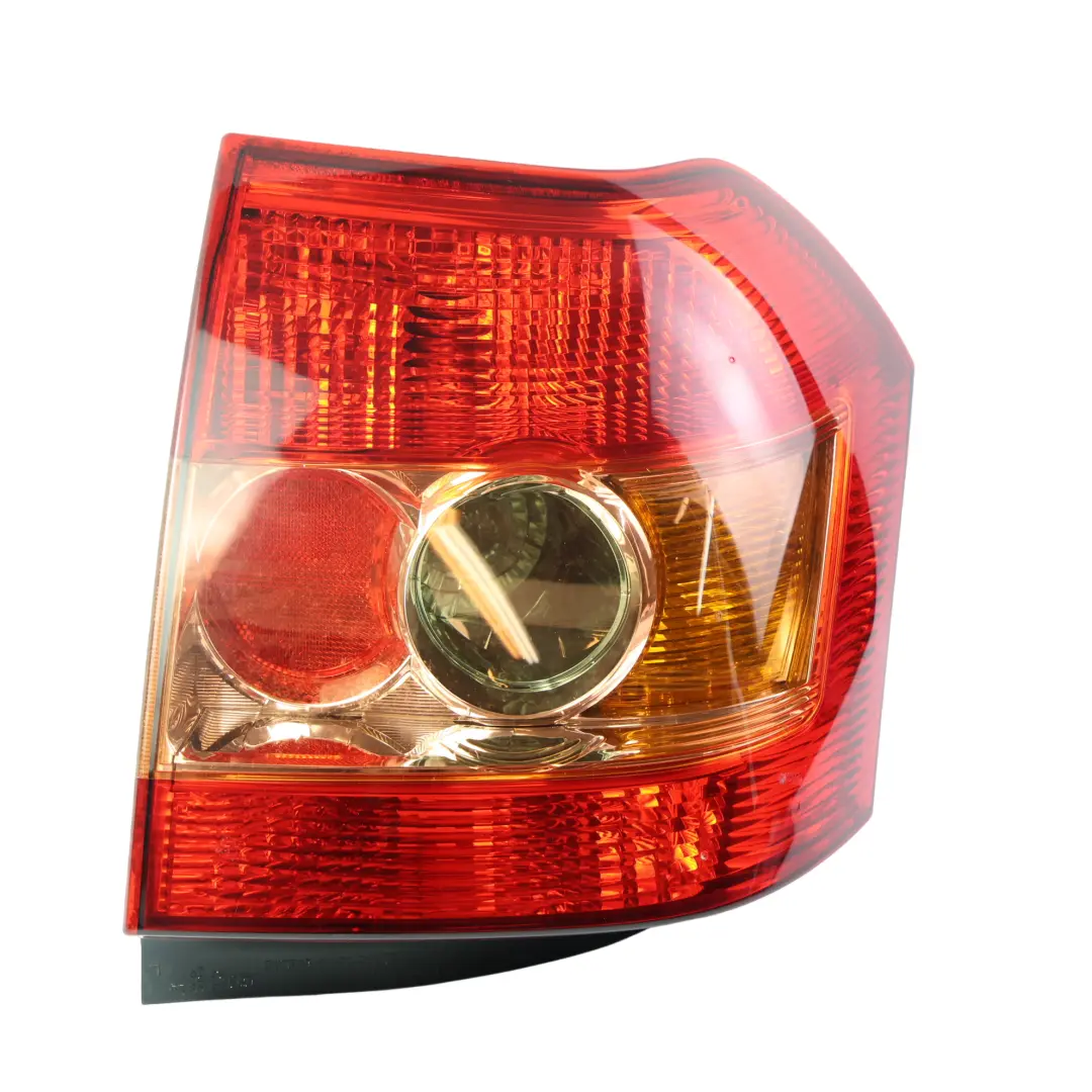 Feu Arrière Extérieur Gauche pour Toyota Corolla E12 à propos du numéro de pièce 8156102310 Toyota Corolla E12 Feu Arrière Extérieur Gauche - SKU 8156102310 - Numéro de pièce 8156102310