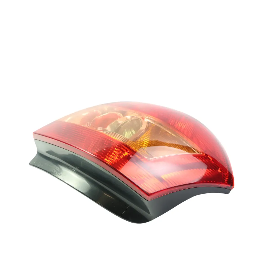 Luz Trasera Exterior Piloto Izquierdo para Toyota Corolla E12 con número de pieza 8156102310 Toyota Corolla E12 Luz Trasera Exterior Piloto Izquierdo - SKU 8156102310 - Número de pieza 8156102310