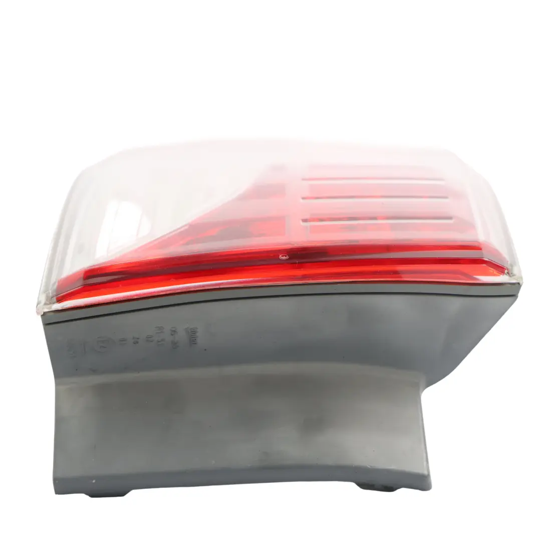 Feu Arrière Gauche pour Toyota Avensis T270 à propos du numéro de pièce 8156105190 Toyota Avensis T270 Feu Arrière Gauche - SKU 8156105190 - Numéro de pièce 8156105190