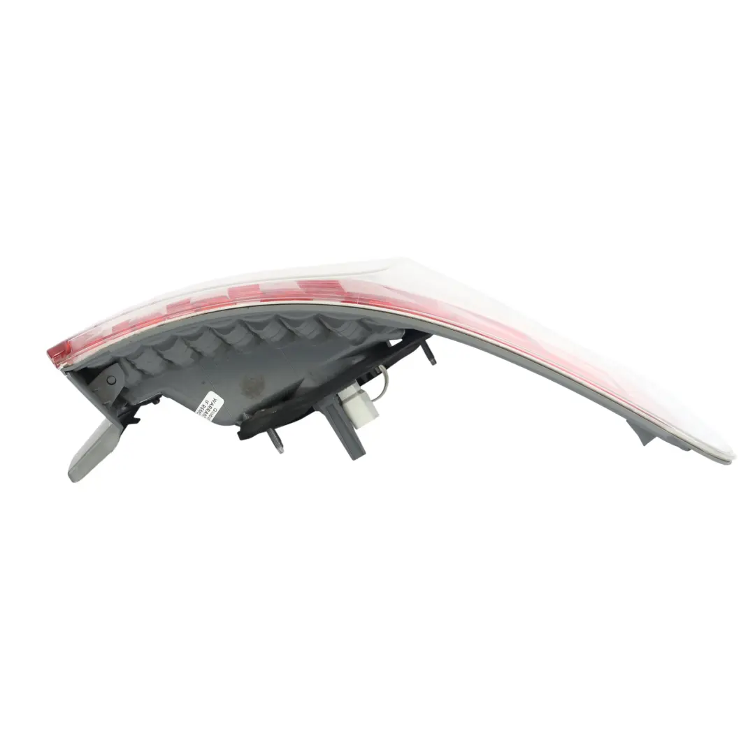 Toyota Avensis T270 Feu Arrière Gauche - SKU 8156105190 - Numéro de pièce 8156105190