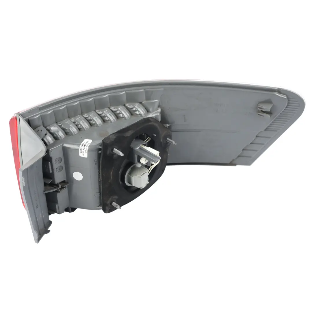 Luz Trasera Piloto Izquierdo para Toyota Avensis T270 con número de pieza 8156105190 Toyota Avensis T270 Luz Trasera Piloto Izquierdo - SKU 8156105190 - Número de pieza 8156105190