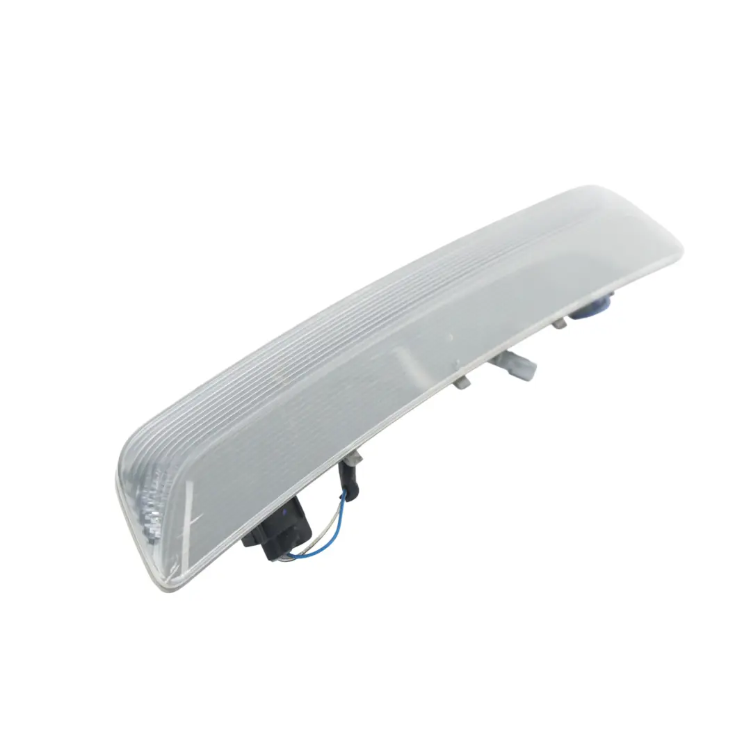Feu Stop Central Arrière pour Toyota Avensis T270 à propos du numéro de pièce 8157005110 Toyota Avensis T270 Feu Stop Central Arrière - SKU 8157005110 - Numéro de pièce 8157005110