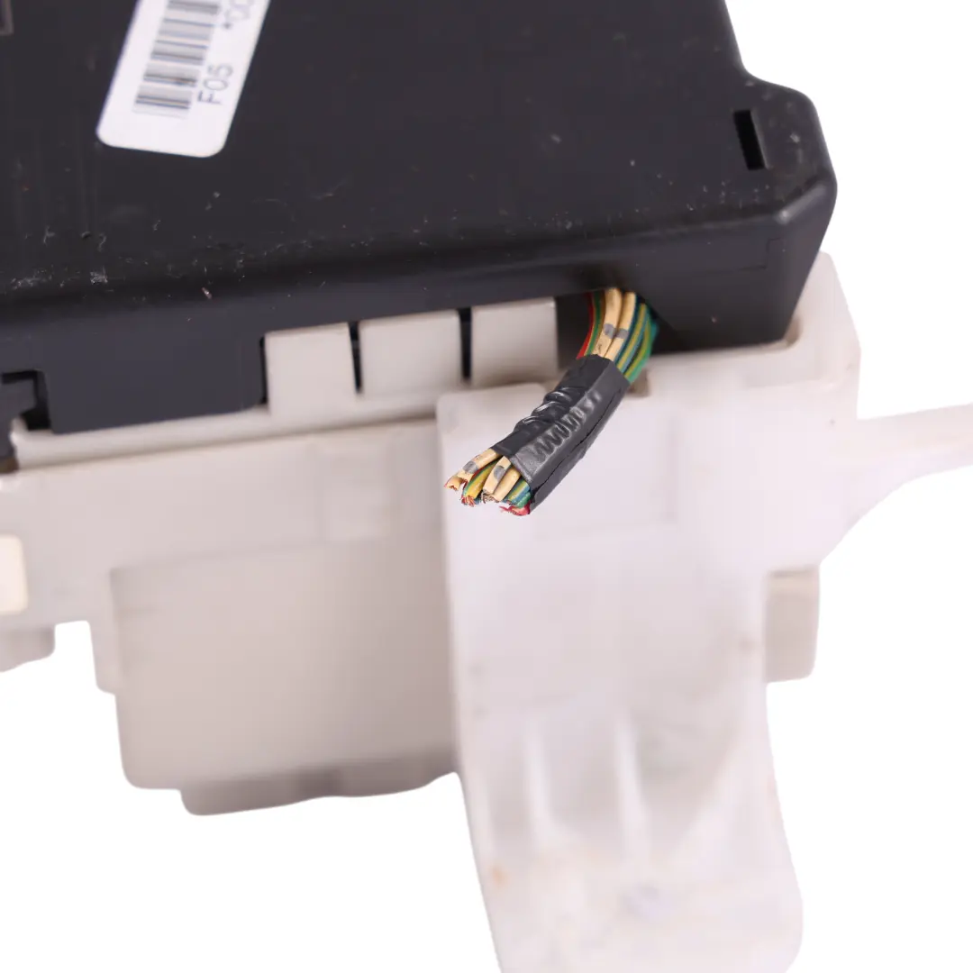 Fuse Box Relay Module Unit 1.6 VVTi 82641-02060 to Toyota Corolla E12 with Part number 8264102060 Toyota Corolla E12 Fuse Box Relay Module Unit 1.6 VVTi 82641-02060 - SKU 8264102060 - Part number 8264102060