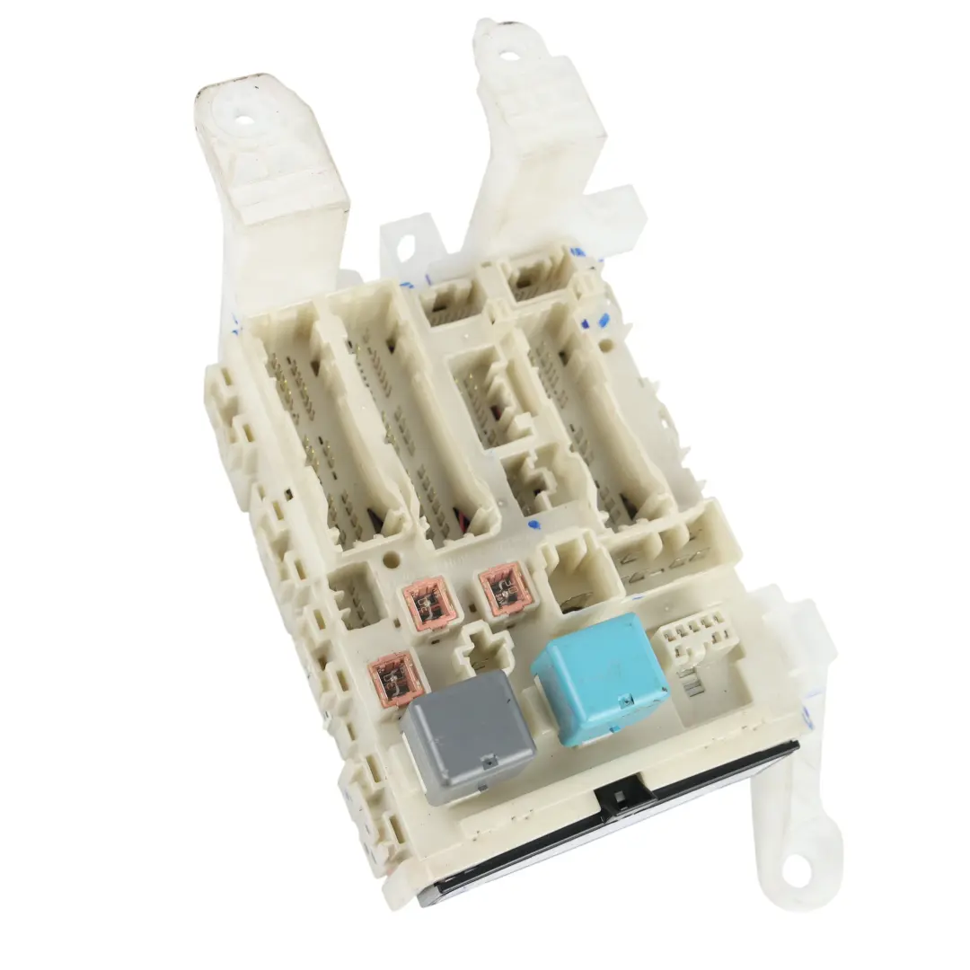 Caja Fusibles Unidad Control para Toyota Auris E15 con número de pieza 8273002120A Toyota Auris E15 Caja Fusibles Unidad Control - SKU 8273002120A - Número de pieza 8273002120A