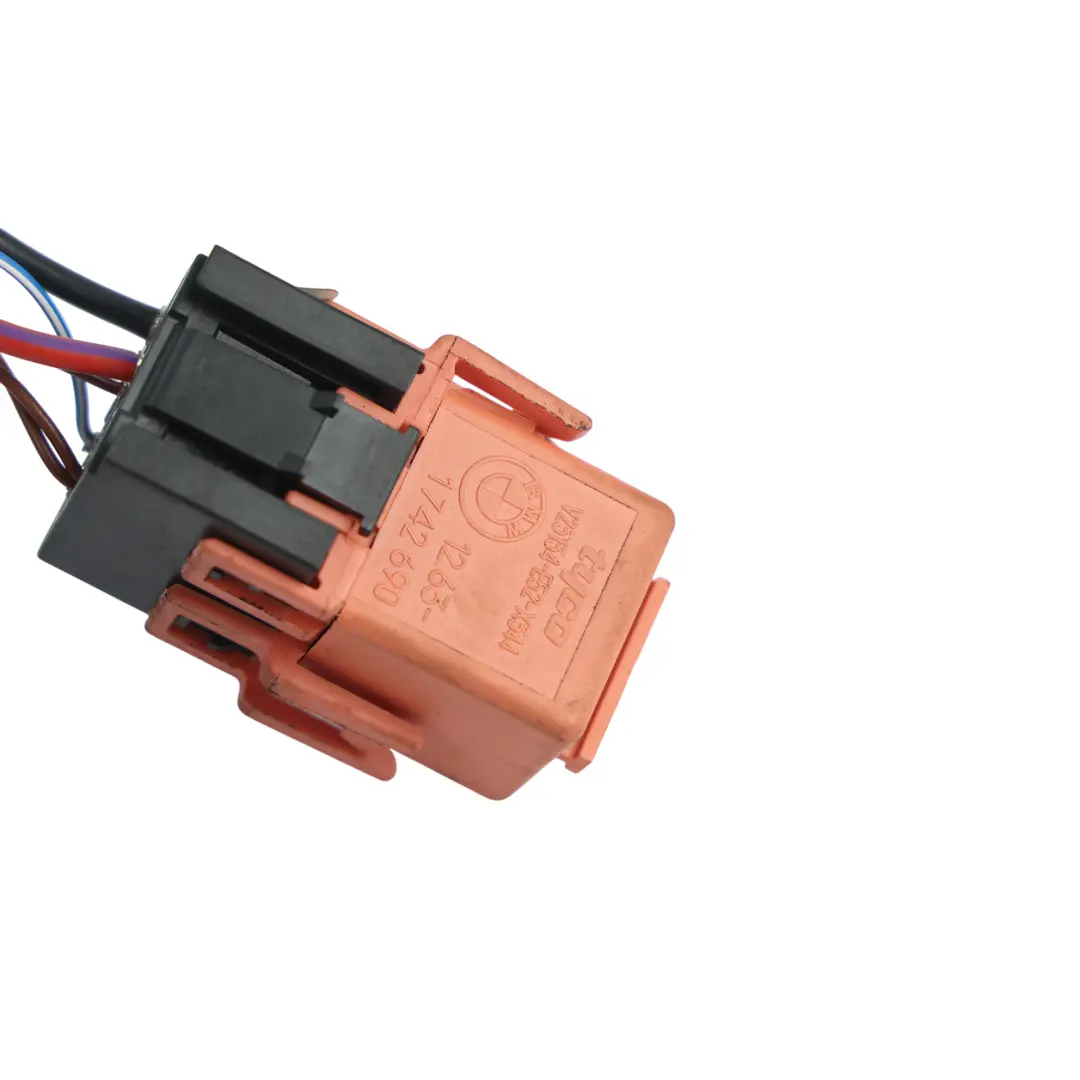 Relè Cambio Contatto Salmone Rosso per BMW E61 E60 E63 E87 E90 con numero di parte 1742690 BMW E61 E60 E63 E87 E90 Relè Cambio Contatto Salmone Rosso - SKU 1742690-4 - Numero di parte 1742690