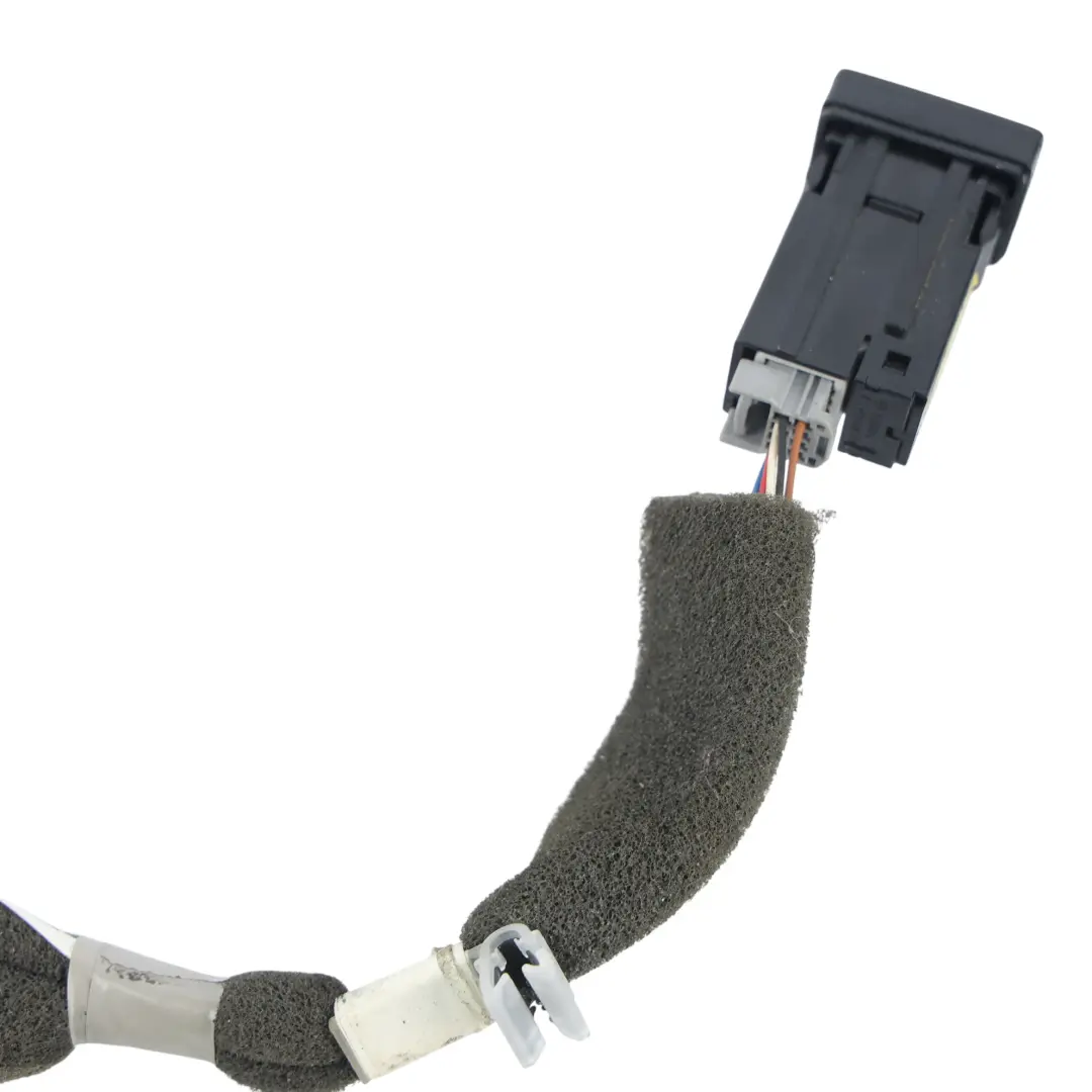 Gniazdo Adapter Jack Stereo Port Aux do Toyota Verso R2 Yaris P9 o numerze 861900D010 Toyota Verso R2 Yaris P9 Gniazdo Adapter Jack Stereo Port Aux - SKU 861900D010 - Numer Części 861900D010
