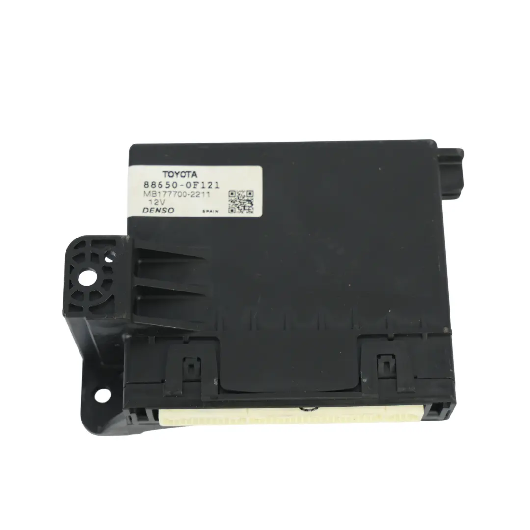 Condition Body Control Module AC BCM to Toyota Verso R2 Automatic Air with Part number 886500F121 Toyota Verso R2 Automatic Air Condition Body Control Module AC BCM - SKU 886500F121 - Part number 886500F121