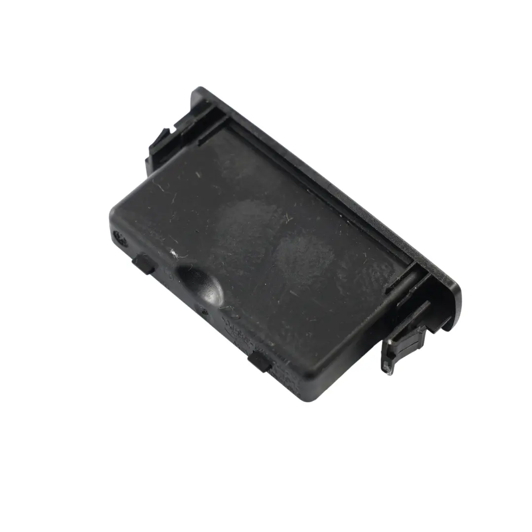 Consola Central Panel Embellecedor Portatarjetas para Ford Fiesta MK7 con número de pieza 8A61-A06003-AEW Ford Fiesta MK7 Consola Central Panel Embellecedor Portatarjetas - SKU 8A61-A06003-AEW - Número de pieza 8A61-A06003-AEW