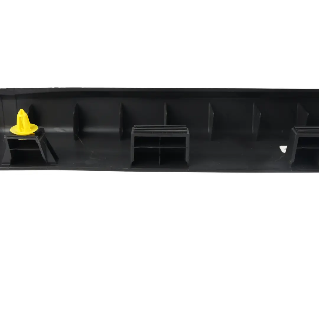 Moldura Umbral Puerta Delantero Izquierdo para Ford Fiesta Mk7 con número de pieza 8A61-B13201-ACW Ford Fiesta Mk7 Moldura Umbral Puerta Delantero Izquierdo - SKU 8A61-B13201-ACW - Número de pieza 8A61-B13201-ACW