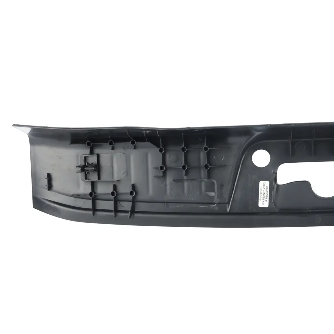 Ford Fiesta Mk7 Garniture de Seuil de Hayon Coffre Noir - SKU 8A61-B40352-AGW - Numéro de pièce 8A61-B40352-AGW