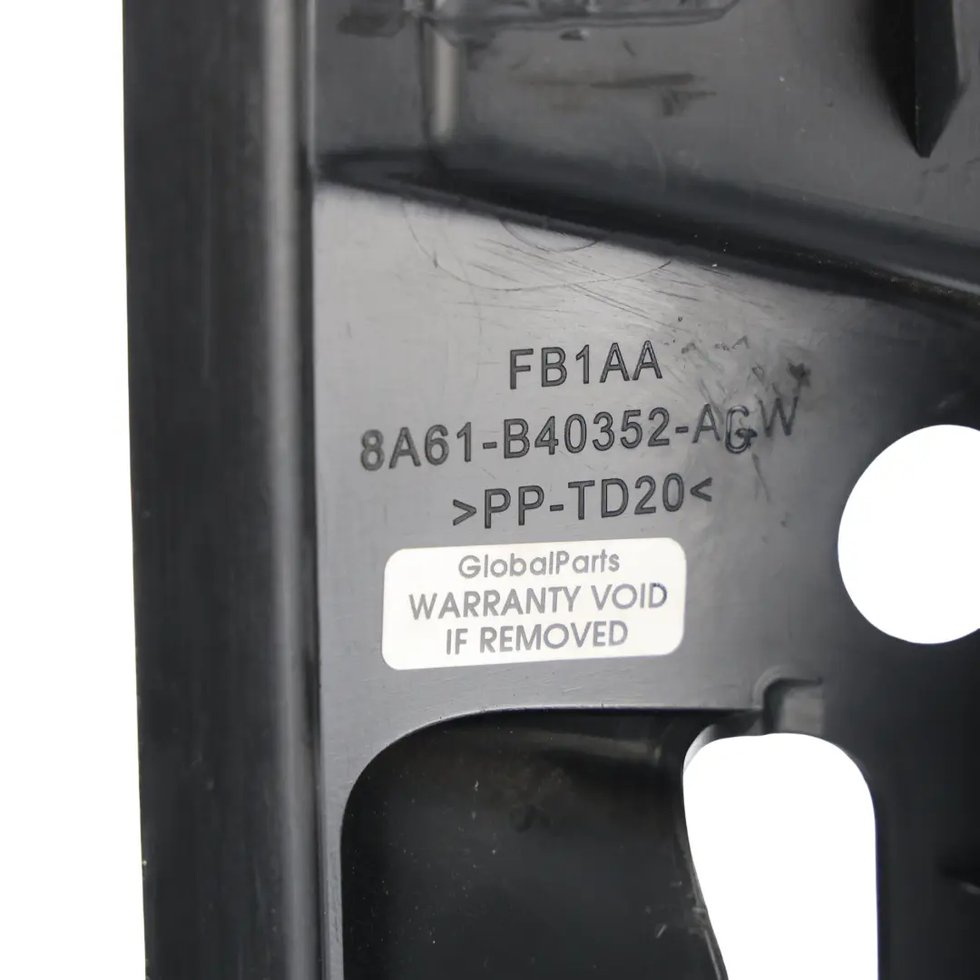Moldura Cubierta Maletero Portón Negro para Ford Fiesta Mk7 con número de pieza 8A61-B40352-AGW Ford Fiesta Mk7 Moldura Cubierta Maletero Portón Negro - SKU 8A61-B40352-AGW - Número de pieza 8A61-B40352-AGW