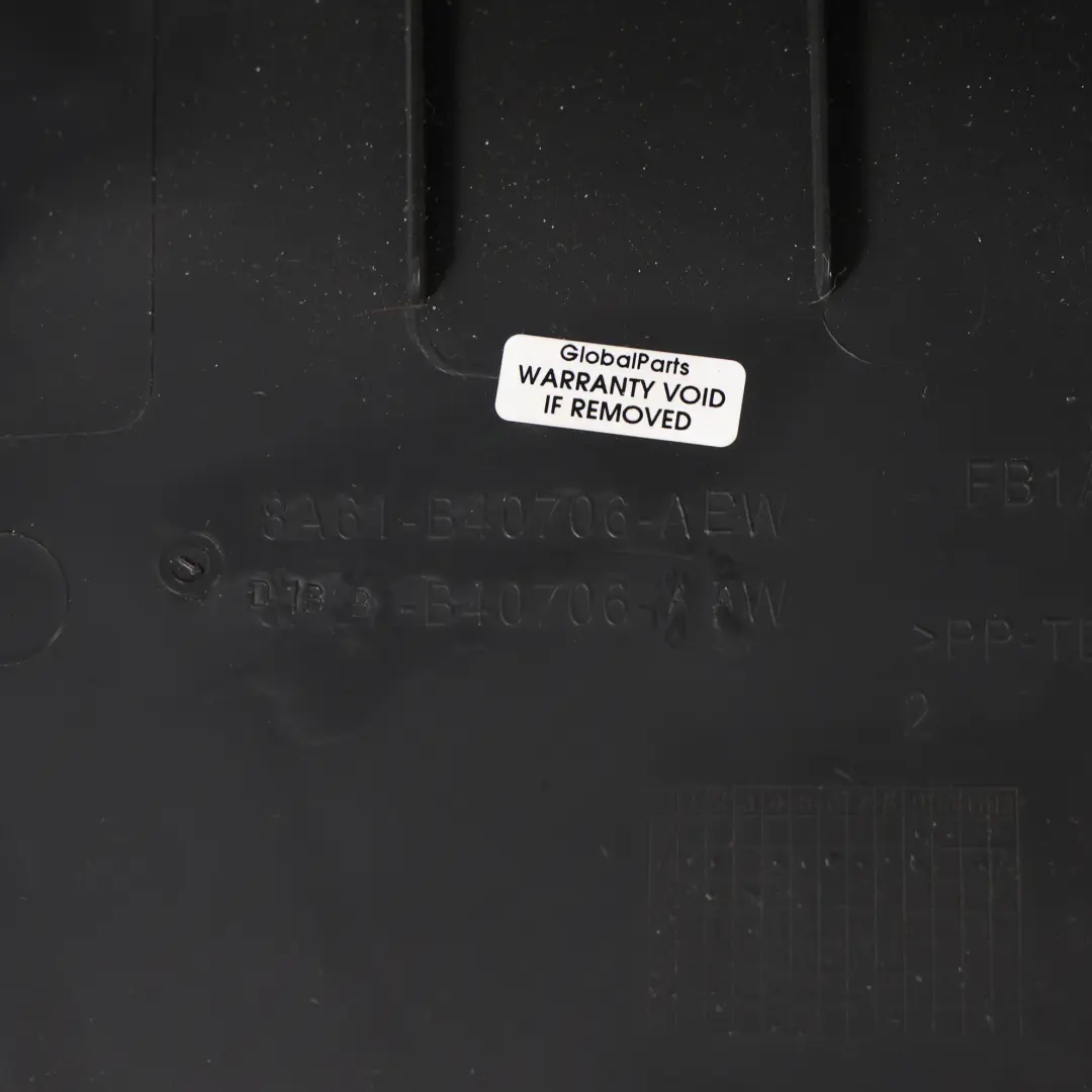 Osłona Tapicerka Klapy Bagażnika Tylna do Ford Fiesta Mk7 o numerze D1BB-B40706-AAW Ford Fiesta Mk7 Osłona Tapicerka Klapy Bagażnika Tylna - SKU D1BB-B40706-AAW - Numer Części D1BB-B40706-AAW