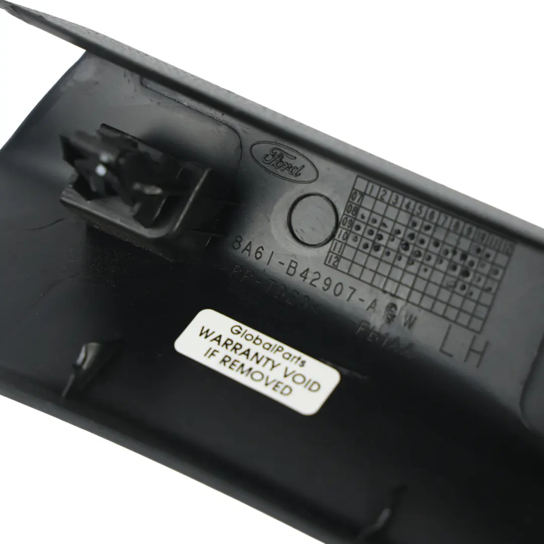 Panel Moldura Tapa Maletero Trasera Izquierda para Ford Fiesta Mk7 con número de pieza 8A61-B42907-AGW Ford Fiesta Mk7 Panel Moldura Tapa Maletero Trasera Izquierda - SKU 8A61-B42907-AGW - Número de pieza 8A61-B42907-AGW
