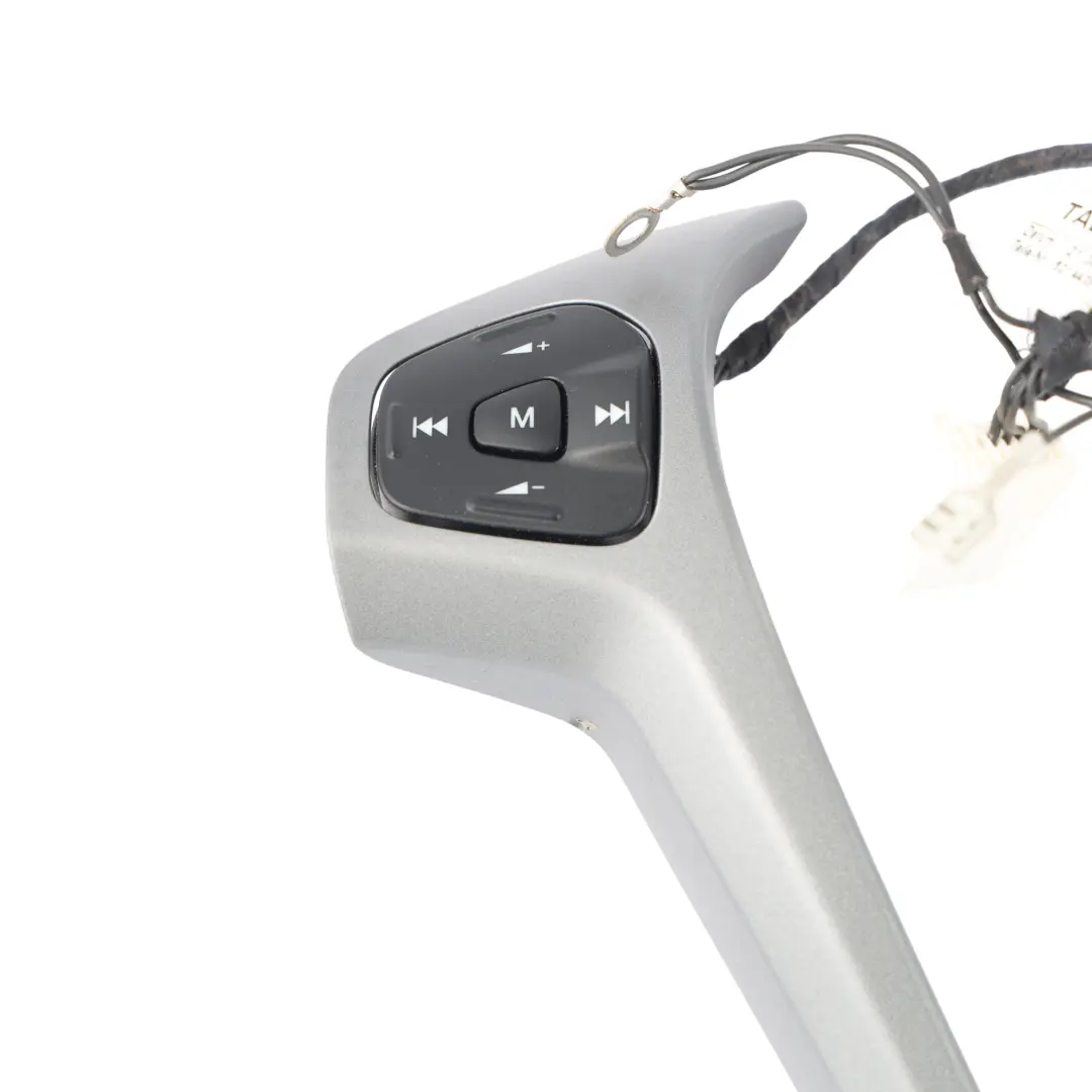 Ford Fiesta Mk7 Tapa Interruptor Multifunción Volante - SKU 8A6T-14K147-AD-2 - Número de pieza 8A6T-14K147-AD