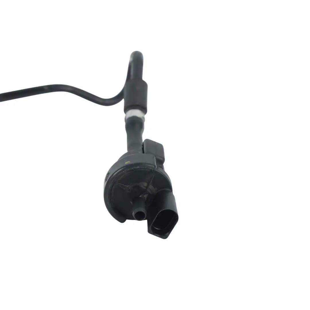 8H B6 S4 B7 Charcoal Canister Pipe Hose Line 4.2 FSI to Audi A4 with Part number 8E0201991AS Audi A4 8H B6 S4 B7 Charcoal Canister Pipe Hose Line 4.2 FSI - SKU 8E0201991AS - Part number 8E0201991AS