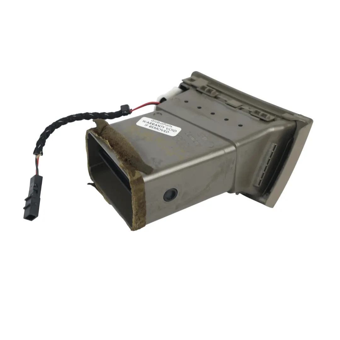 Kratka Nawiewu Deski Przednia Prawa Beżowa do Audi A4 B6 B7 o numerze 8E0820902F Audi A4 B6 B7 Kratka Nawiewu Deski Przednia Prawa Beżowa - SKU 8E0820902F-1 - Numer Części 8E0820902F
