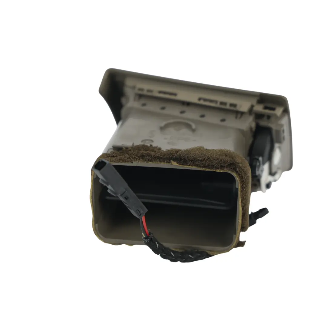 Rejilla Ventilación Salpicadero Delantera Derecha Beige para Audi A4 B6 B7 con número de pieza 8E0820902F Audi A4 B6 B7 Rejilla Ventilación Salpicadero Delantera Derecha Beige - SKU 8E0820902F-1 - Número de pieza 8E0820902F