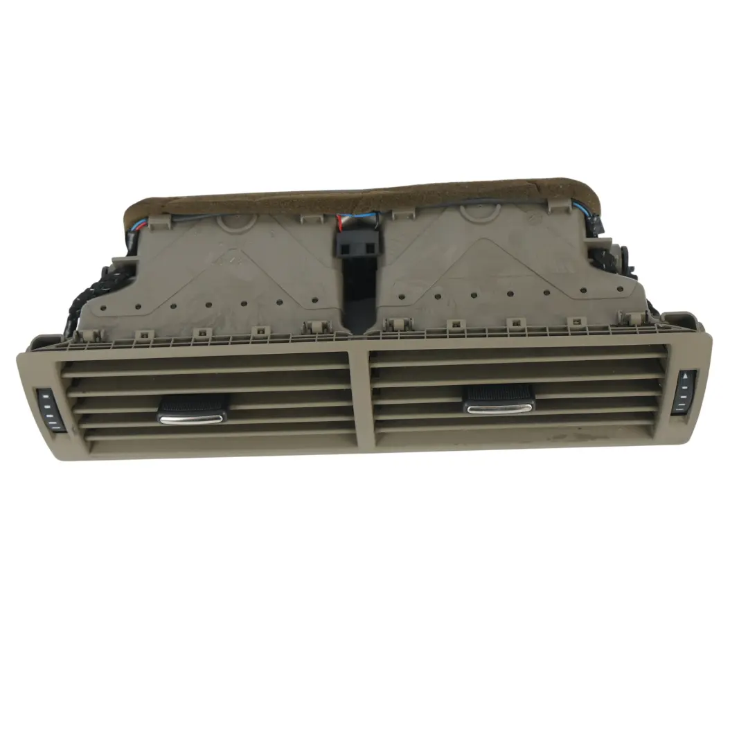 Bocchetta Aria Centrale Cruscotto Griglia Beige per Audi A4 B7 con numero di parte 8E0820951H Audi A4 B7 Bocchetta Aria Centrale Cruscotto Griglia Beige - SKU 8E0820951H-1 - Numero di parte 8E0820951H