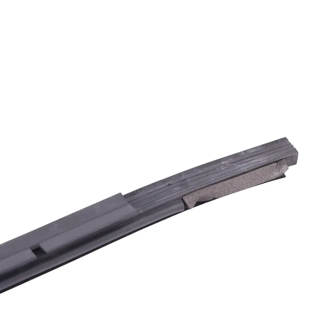 8H B6 Cabriolet Joint Vitre Intérieur Arrière Gauche pour Audi A4 à propos du numéro de pièce 8H0839479B Audi A4 8H B6 Cabriolet Joint Vitre Intérieur Arrière Gauche - SKU 8H0839479B - Numéro de pièce 8H0839479B