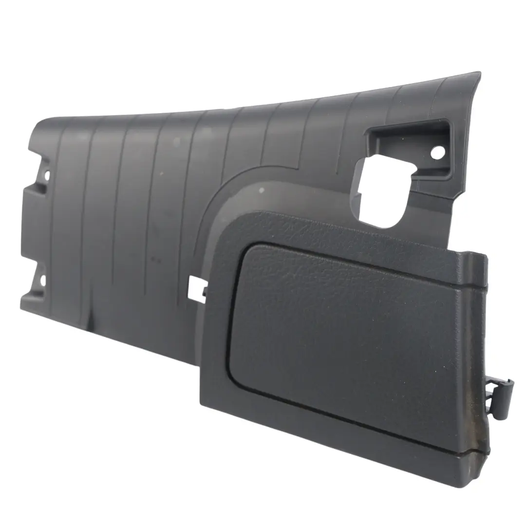 Moldura Panel Lateral Trasero Izquierdo Negro para Audi A4 B6 Cabrio con número de pieza 8H0868433 Audi A4 B6 Cabrio Moldura Panel Lateral Trasero Izquierdo Negro - SKU 8H0868433 - Número de pieza 8H0868433