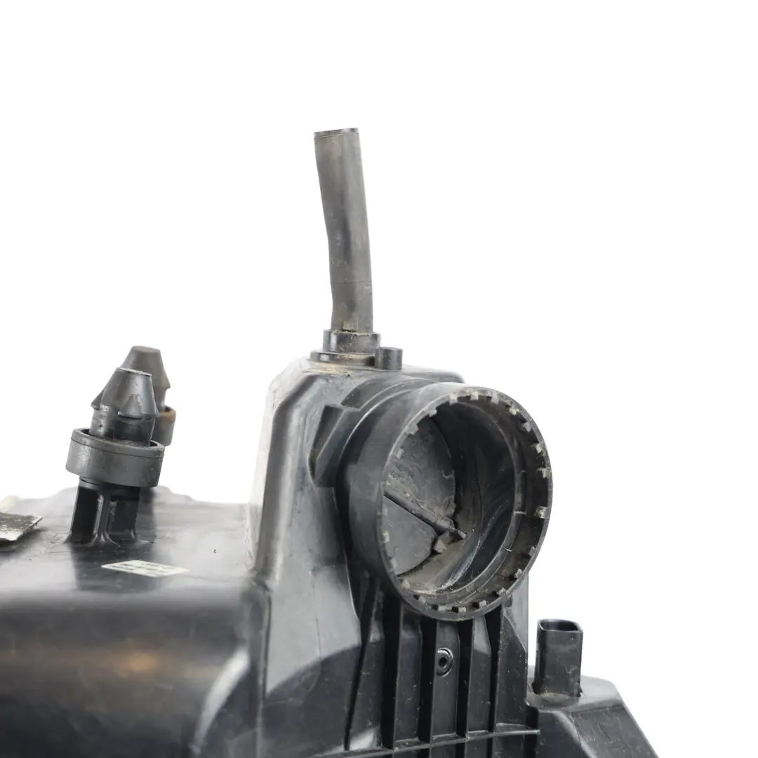 Audi A4 B8 A5 8T 2.0 TDI Obudowa Filtra Powietrza Dolot - SKU 8K0133837BF - Numer Części 8K0133837BF