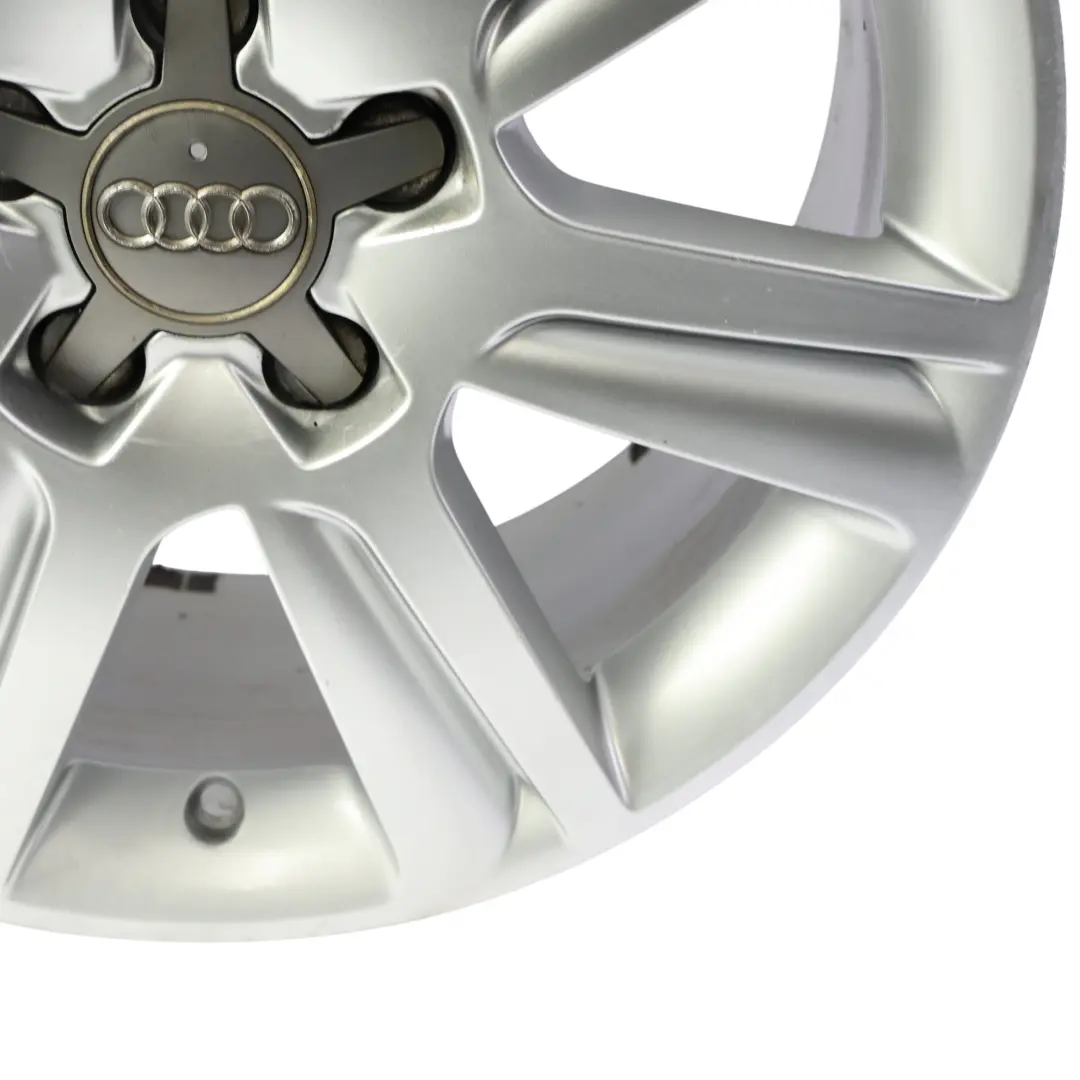 Srebrna Felga Aluminiowa 17" ET:45 7,5J do Audi A4 B8 A5 8T o numerze 8K0601025B Audi A4 B8 A5 8T Srebrna Felga Aluminiowa 17" ET:45 7,5J - SKU 8K0601025B-SL2 - Numer Części 8K0601025B