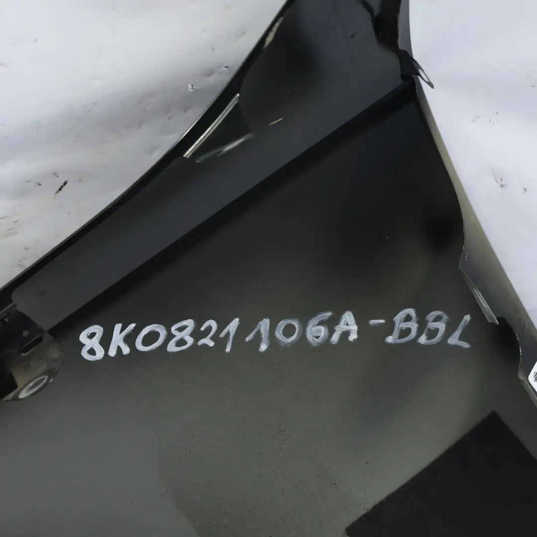 Seitenteil Vorne Rechts Kotflügelabdeckung Brillantschwarz - LY9B für Audi A4 B8 mit Teilenummer 8K0821106A-BBL Audi A4 B8 Seitenteil Vorne Rechts Kotflügelabdeckung Brillantschwarz - LY9B - SKU 8K0821106A-BBL - Teilenummer 8K0821106A-BBL
